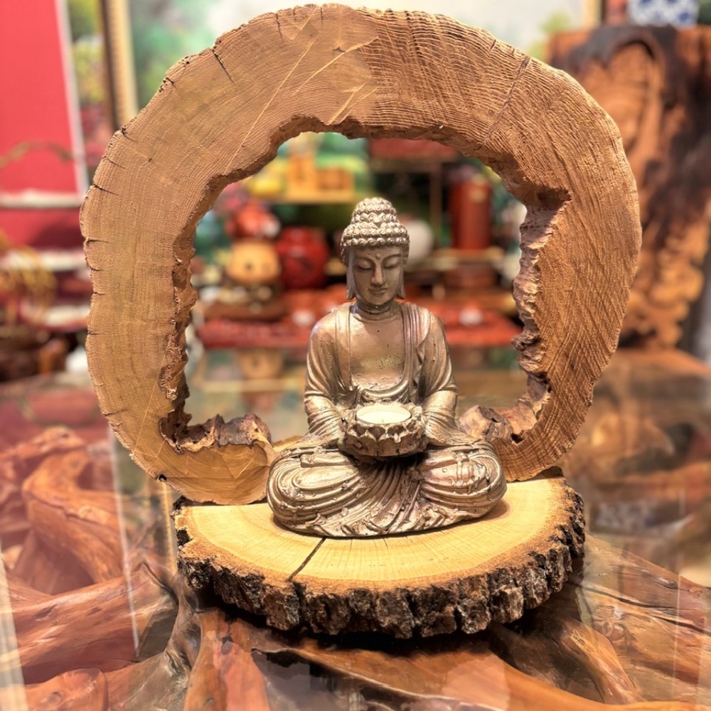Wood sculpture